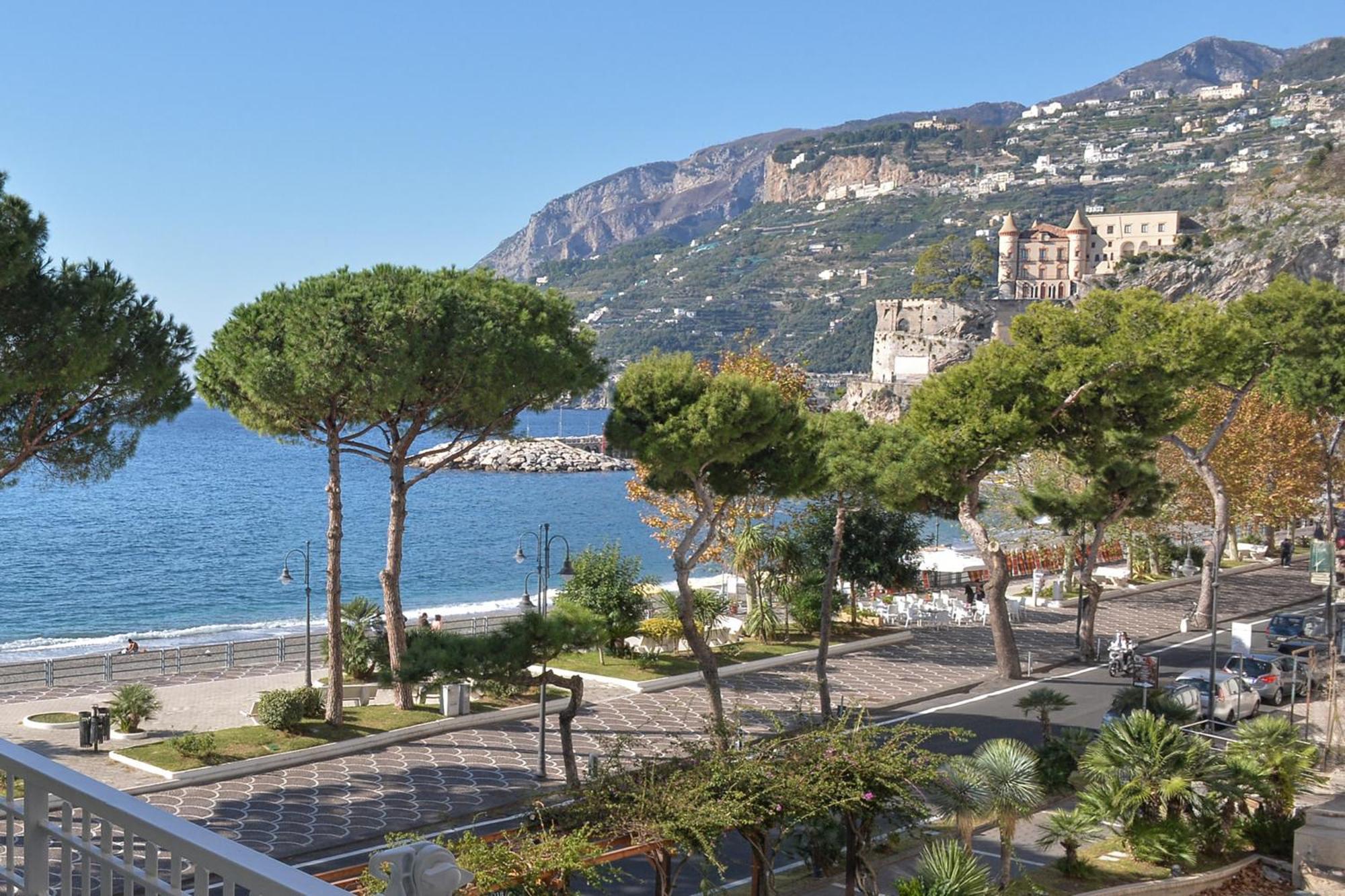 Charming Rooms Amalfi Coast ไมยอรี ภายนอก รูปภาพ